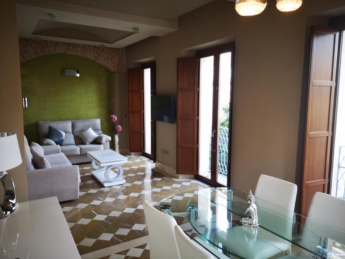 Luxury Apartment With Views To Alcazar, Cathedral And Giralda. Seville Ngoại thất bức ảnh