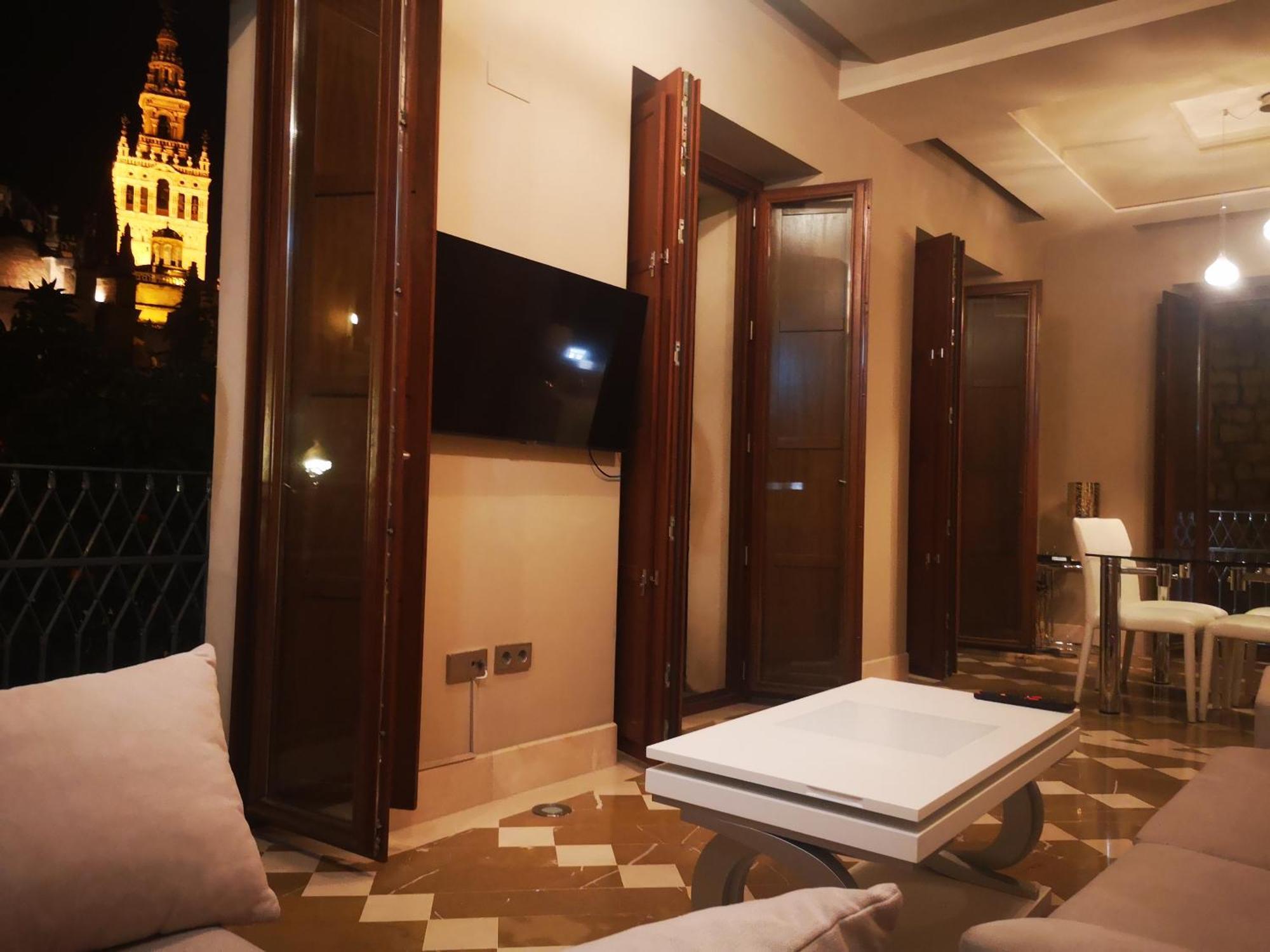 Luxury Apartment With Views To Alcazar, Cathedral And Giralda. Seville Ngoại thất bức ảnh